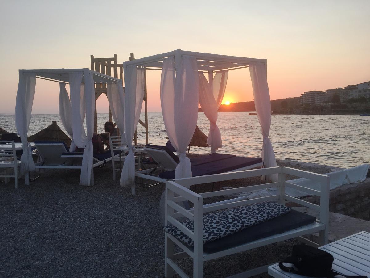 Luxury Holiday In Royal Apartment For King And Queen Sarande Exterior photo